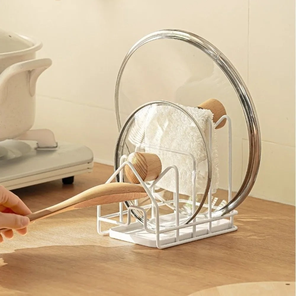 Rangement couvercle casserole en blanc.