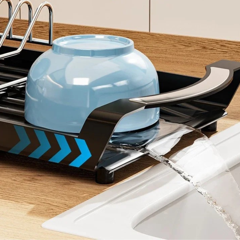 égouttoir évacue l 'eau naturellement grâce son inclination