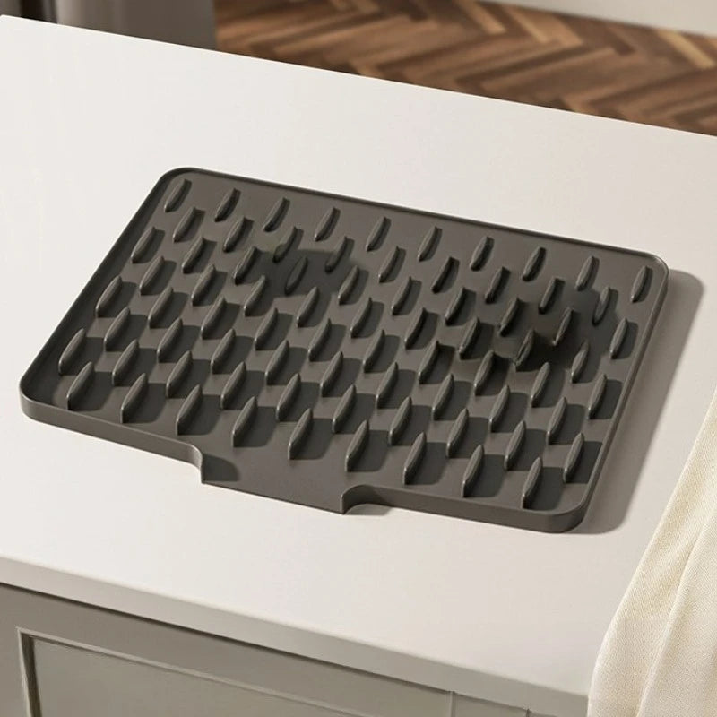 Tapis égouttoir vaisselle en gris foncé