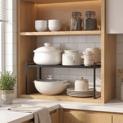 Etagere cuisine gain de place pour  une organisation verticale. 