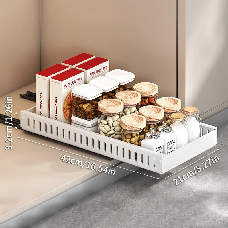 Organisateur de placard de cuisine plateau coulissant en blanc.